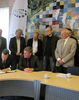 Ondertekening door burgemeester Strien en de heer Jonkman, lid van het dagelijks bestuur van Waterschap Groot Salland