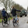Kinderen op de fiets in Olst-Wijhe